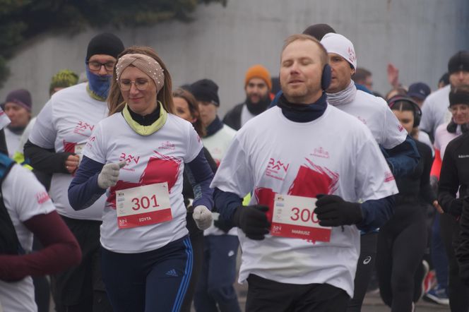 Bydgoski Bieg Niepodległości 2024 przyciągnął tłumy. Najstarszy uczestnik miał 87 lat! [ZDJĘCIA]