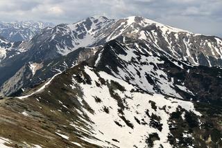 W weekend w Tatrach silny wiatr i opady śniegu. Duże zagrożenie lawinowe
