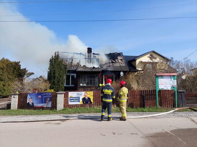 Pożar domu w Węglowie! Rodzina straciła dorobek życia