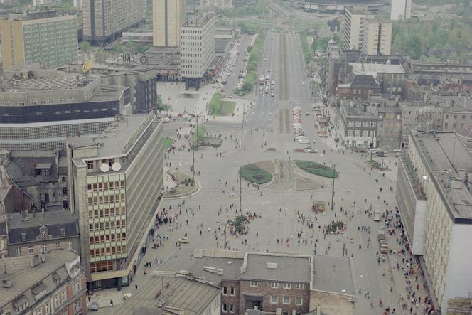 Rynek w Katowicach z lotu ptaka. Rok 1989