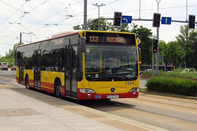 MPK Wrocław znowu zaskakuje. Kierowca autobusu kazał wszystkim wysiąść, bo jego czas pracy się skończył