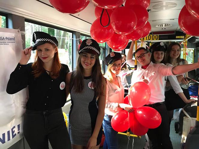 Ulicami Katowic jeździ "Tramwaj Zwany Pożądaniem", który jest... autobusem