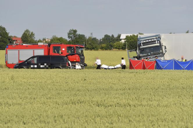 Znak "stop" stanął na skrzyżowaniu śmierci. Minął rok od potwornej tragedii w Elżbietowie