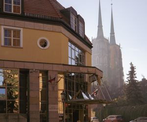 Hotel im. Jana Pawła II we Wrocławiu