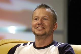 Od Człowieka z żelaza po Kobiety mafii. Tak przez lata zmieniał się Bogusław Linda. Co za metamorfoza!