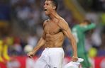 40. urodziny Cristiano Ronaldo. Tak zmieniał się przez lata