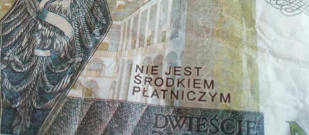 Do obiegu trafiły FAŁSZYWE banknoty