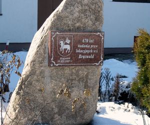 Niezwykła wieś na Warmii tylko 8 km od Olsztyna. Wyróżnia ją charakterystyczny układ budynków