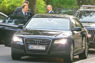 Premier Donald Tusk jest wożony Audi A8