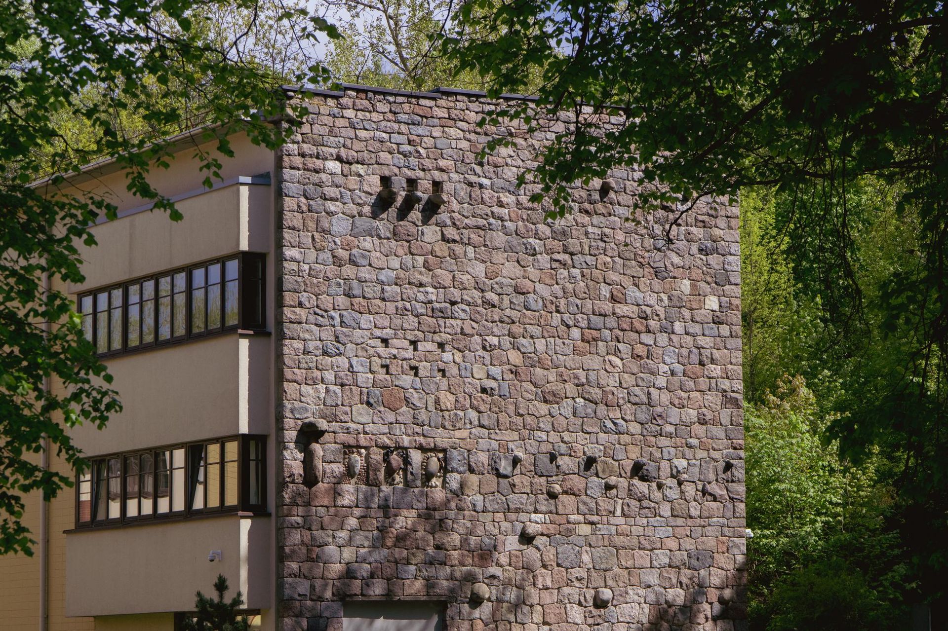 Szkoła projektu Romualda Gutta w Wilnie