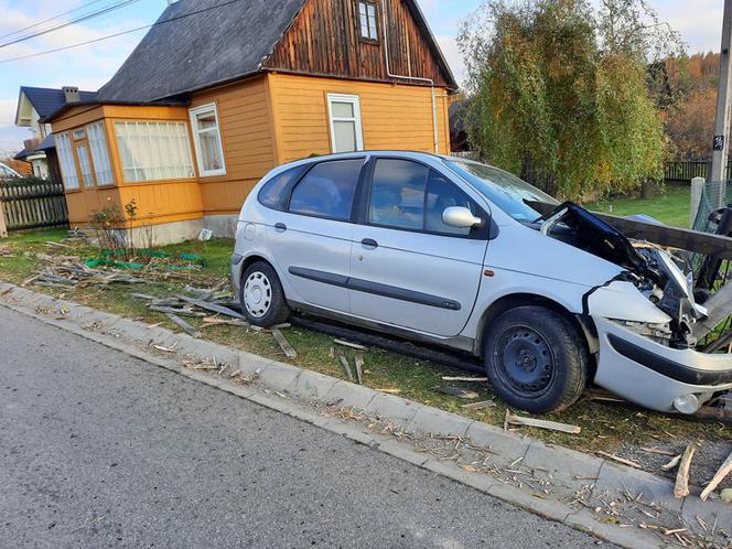 Ruda - wjechał w ogrodzenie