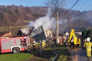Wybuch gazu w Ustroniu. Zawalił się dom jednorodzinny. Trwa akcja ratownicza