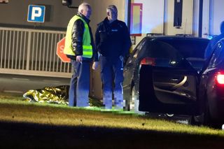 Kierowca toyoty nie przeżył potwornego uderzenia. Jego auto wbiło się w tył naczepy. Policjanci nie wykluczają jednego…