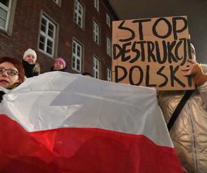 Politycy PiS protestowali w Gdańsku. Sprzeciwiali się polityce Donalda Tuska