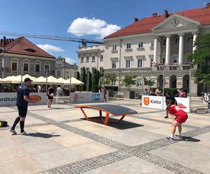 Turniej w teqball na kieleckim Rynku