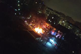 Warszawa: UWAGA podpalacz na Targówku. Ludzie boją się o swoje samochody