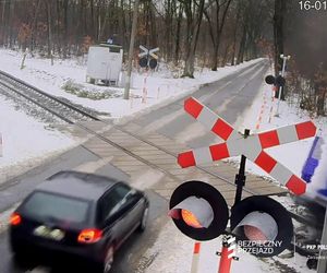 Wjechał wprost pod pociąg i odbił się jak od ściany.