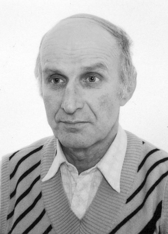 Ten potwór odrąbał mojemu synkowi głowę