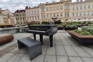 Miejski fortepian wraca na rzeszowski Rynek. Co się z nim działo?