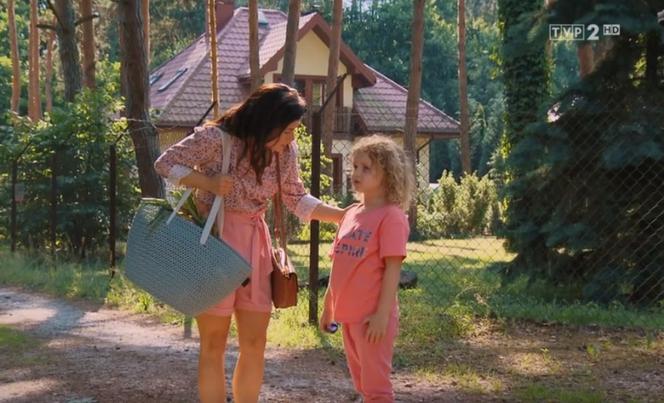 M jak miłość odc. 1614. Pola (Hania Nowosielska), Kinga (Katarzyna Cichopek)