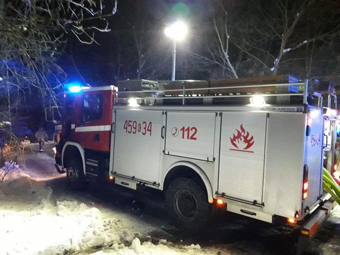 Lubomierz. W pożarze stracili cały dobytek życia. Po śmierci żony pan Jarosław walczy o godne życie dla synów