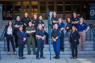 Agenci ICE zaleją ulice. Administracja Trumpa zdradza plan na masowe deportacje imigrantów