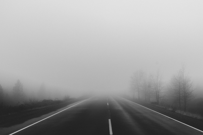 Gęste mgły na drogach
