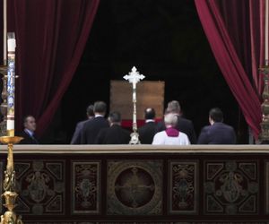 Zaczął się pogrzeb papieża Franciszka. Jedna z największych takich ceremonii w historii