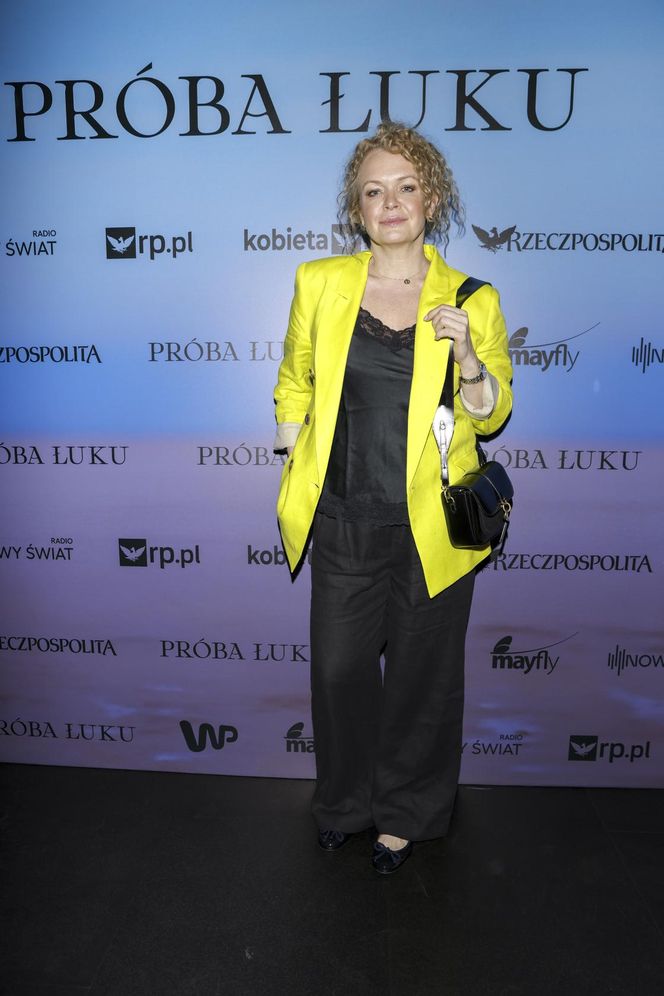 Racewicz w skórze, Steczkowska w kwiatach, a Żukowska w bieli! Taka ścianka to rzadkość!