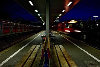 Zmiana czasu na zimowy. 22 pociągi pasażerskie zatrzymają się na godzinę