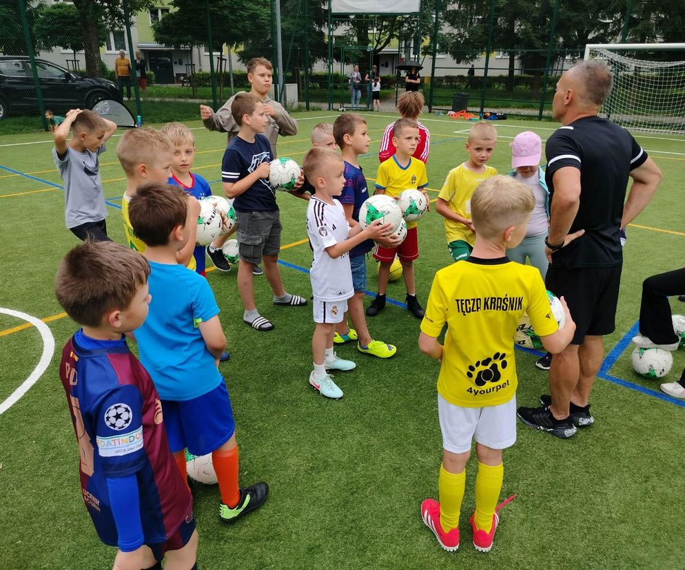 Tęcza zaprzyjaźnia z futbolem młodych mieszkańców Kraśnika. Przed nami kolejne zajęcia