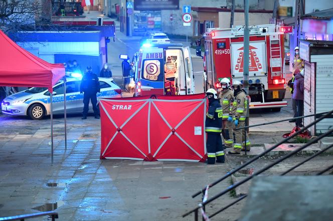 Nożownik z Brzezin z zarzutami. Zginął mężczyzna, policjant został ranny