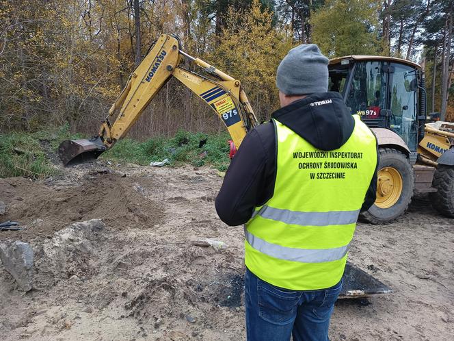 Nielegalne składowisko odpadów