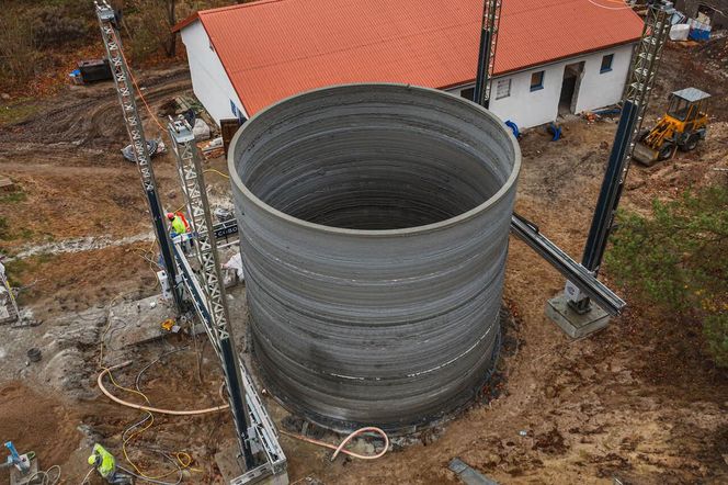 Tak powstawał drukowany z betonu zbiornik na wodę pitną w Barczewku