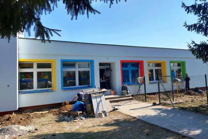 Kolejna szkoła w gminie Krajenka nabiera kolorów