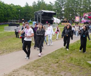 Kortowiada 2025. Koncerty na Plaży Kortowskiej przyciągnęły tłumy. Tak wyglądał drugi dzień imprezy!