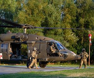 Black Hawk na lądowisku SOR w Poznaniu