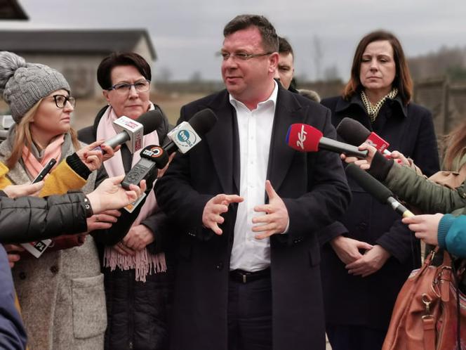 Wiceminister sprawiedliwości u rodziny w Wierzbicy: „Liczę na pewną refleksję ze strony sędziów”