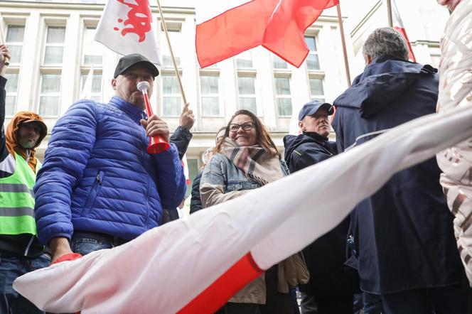 Protest pracowników Poczty Polskiej w Warszawie