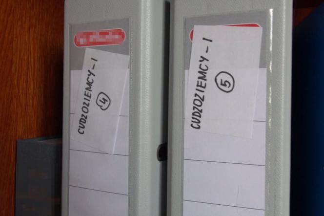 Akcja CBŚP: Rozbito gang ułatwiający pobyt nielegalnym imigrantom