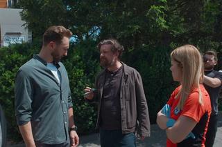 Na sygnale, odc. 599. Basia (Anna Wysocka), Piotr (Dariusz Wieteska), policjanci (Krzysztof Grabowski i Dawid Kołodziejczyk), kamerzysta (Vladyslav Seniushkin)