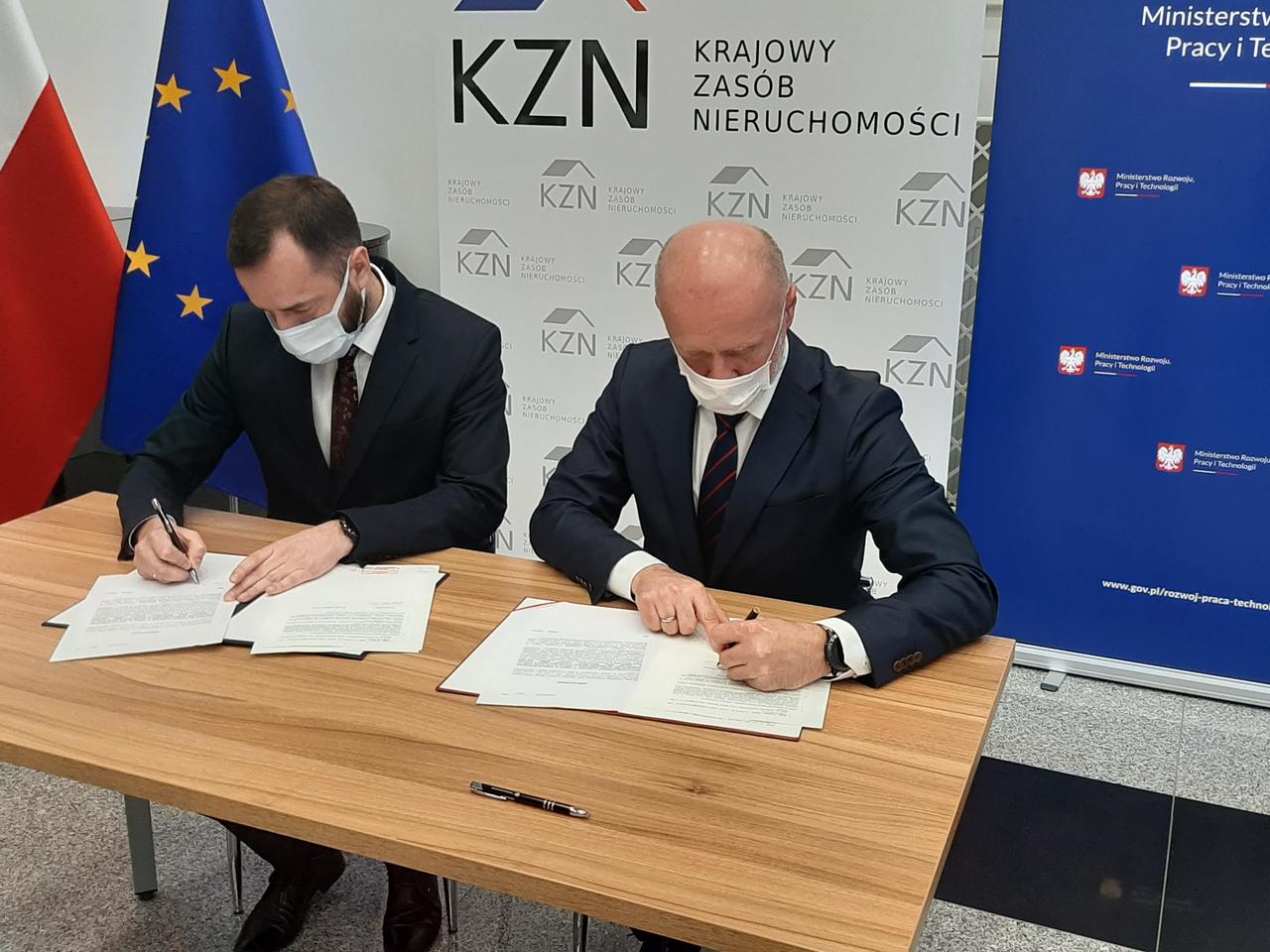 Szkoła na Strzeszynie i mieszkania na ul. Żelaznej! Miasto podpisało porozumienie!