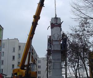 Zburzony i odbudowany!  Pomnik Niepodległości w Starachowicach