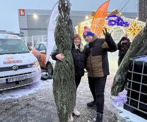 Ekipa Radia Eska na Jarmarku Świątecznym na Targach