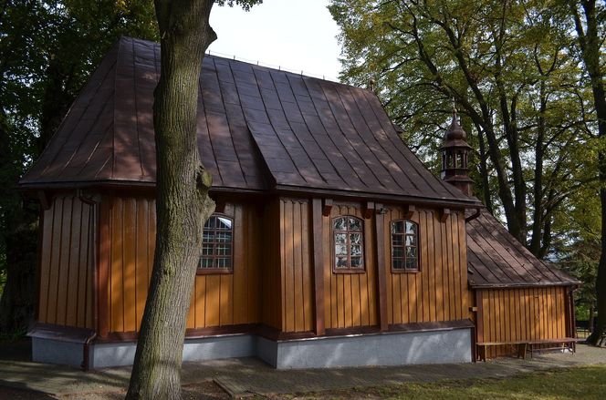 To jedna z najpiękniejszych małopolskich wsi. Kiedyś mieszkał w niej święty pustelnik