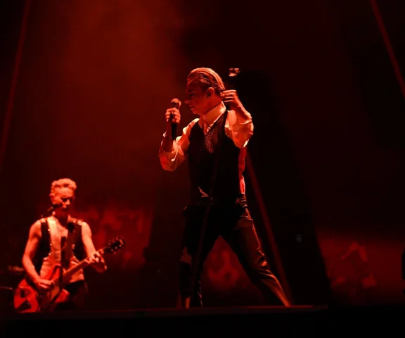 Depeche Mode: M w drodze na Netflixa! Co wiadomo o polskiej emisji?