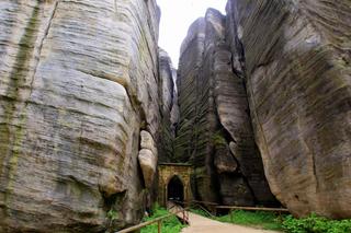 Skalne Miasto w Czechach - zdjęcia. Adršpašskoteplické skály zachwycają o każdej porze roku