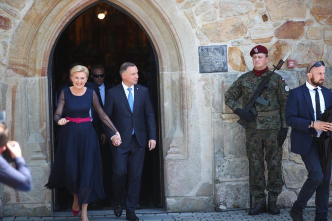 Co się stanie z kreacjami Agaty Dudy?