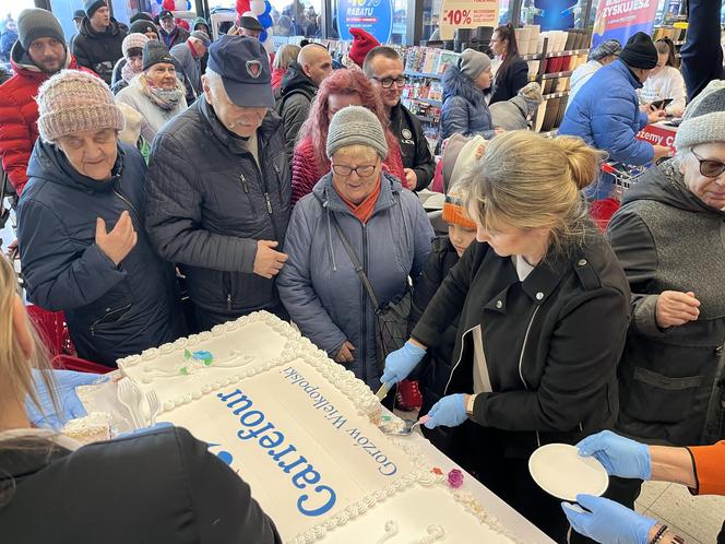 Tłumy gorzowian pojawiły się na otwarciu hipermarketu Carrefour w pasażu handlowym S1