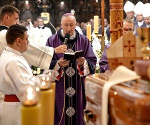 Tarnów: uroczystości pogrzebowe bp. - seniora Władysława Bobowskiego